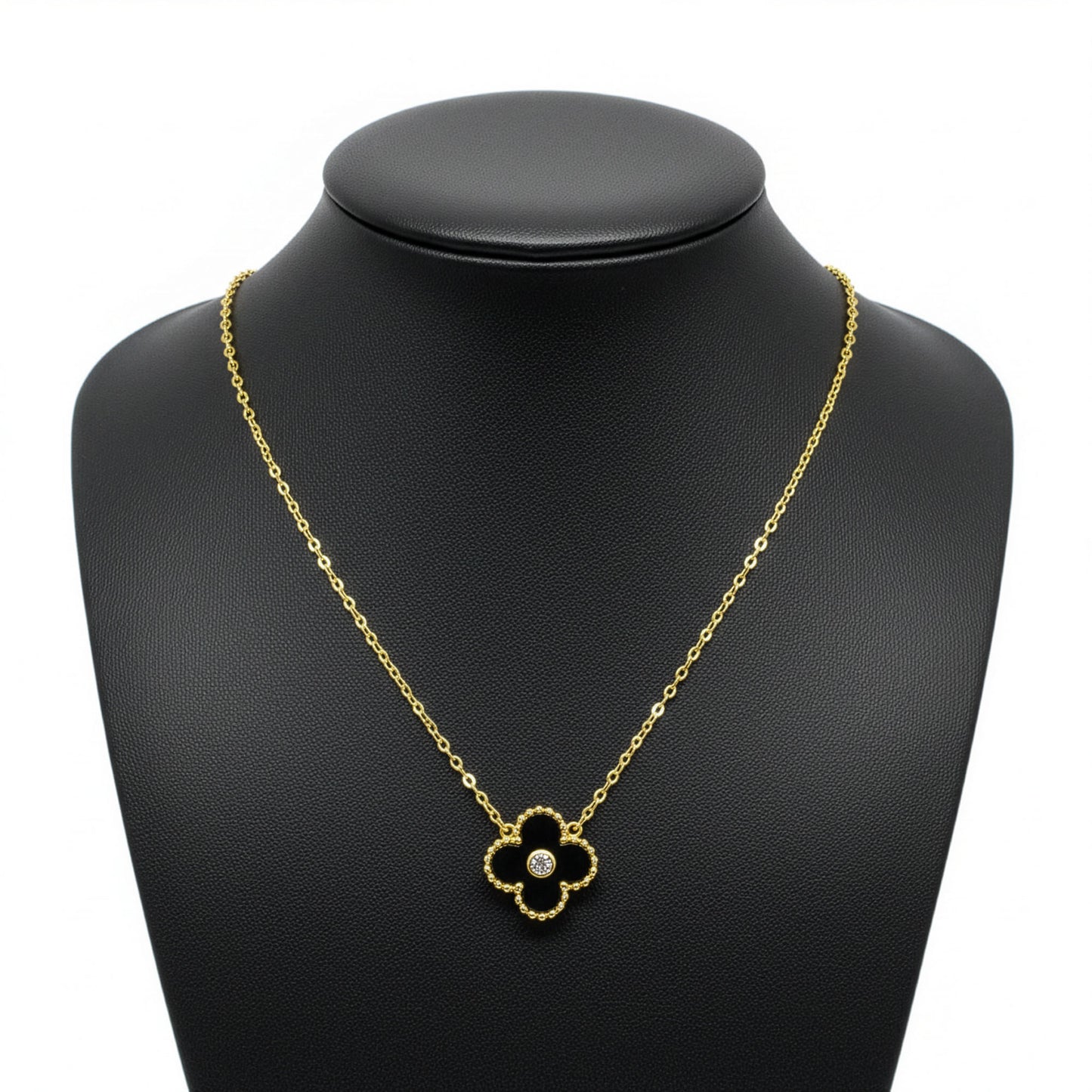 Collier Trèfle Lumière Onyx — pendentif onyx noir cristal central doré sur buste — Beauty Store Maroc