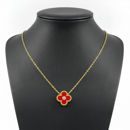 Collier Trèfle Lumière Vermeil flatlay chaîne dorée 45cm pendentif rouge cristal — Beauty Store Maroc