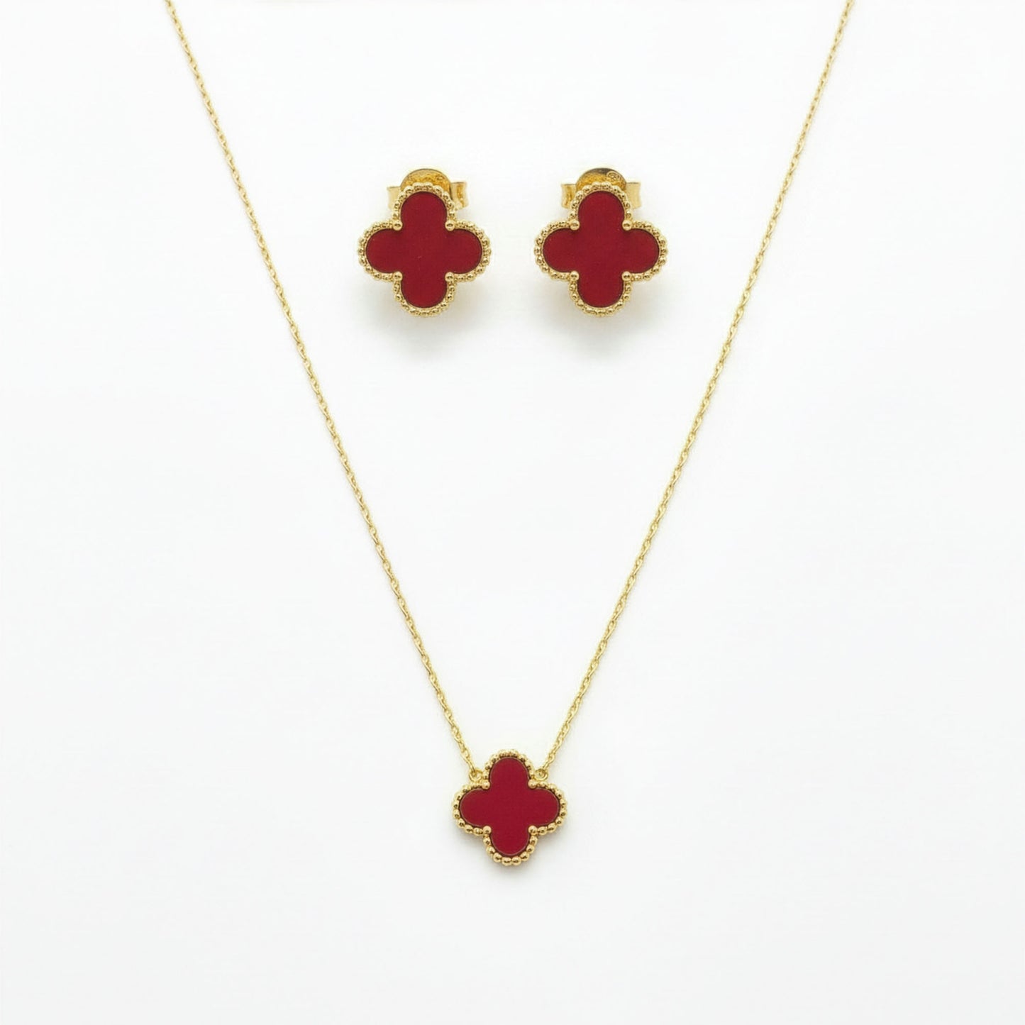 Set Trèfle Vermeil flatlay complet collier chaîne dorée et boucles assorties — Beauty Store Maroc