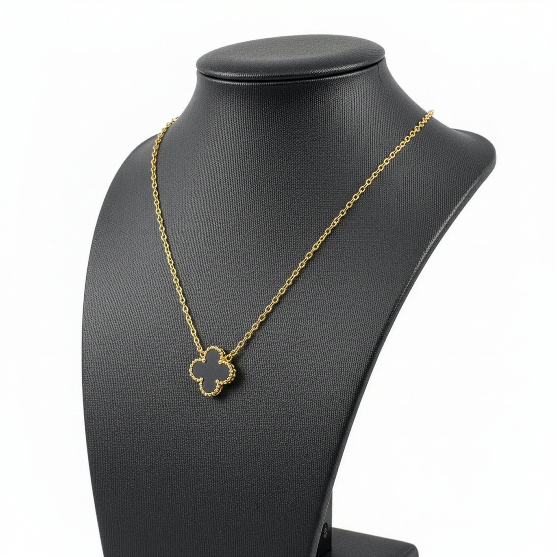 Collier Trèfle Onyx vue complète onyx noir acier inoxydable doré — Beauty Store Maroc