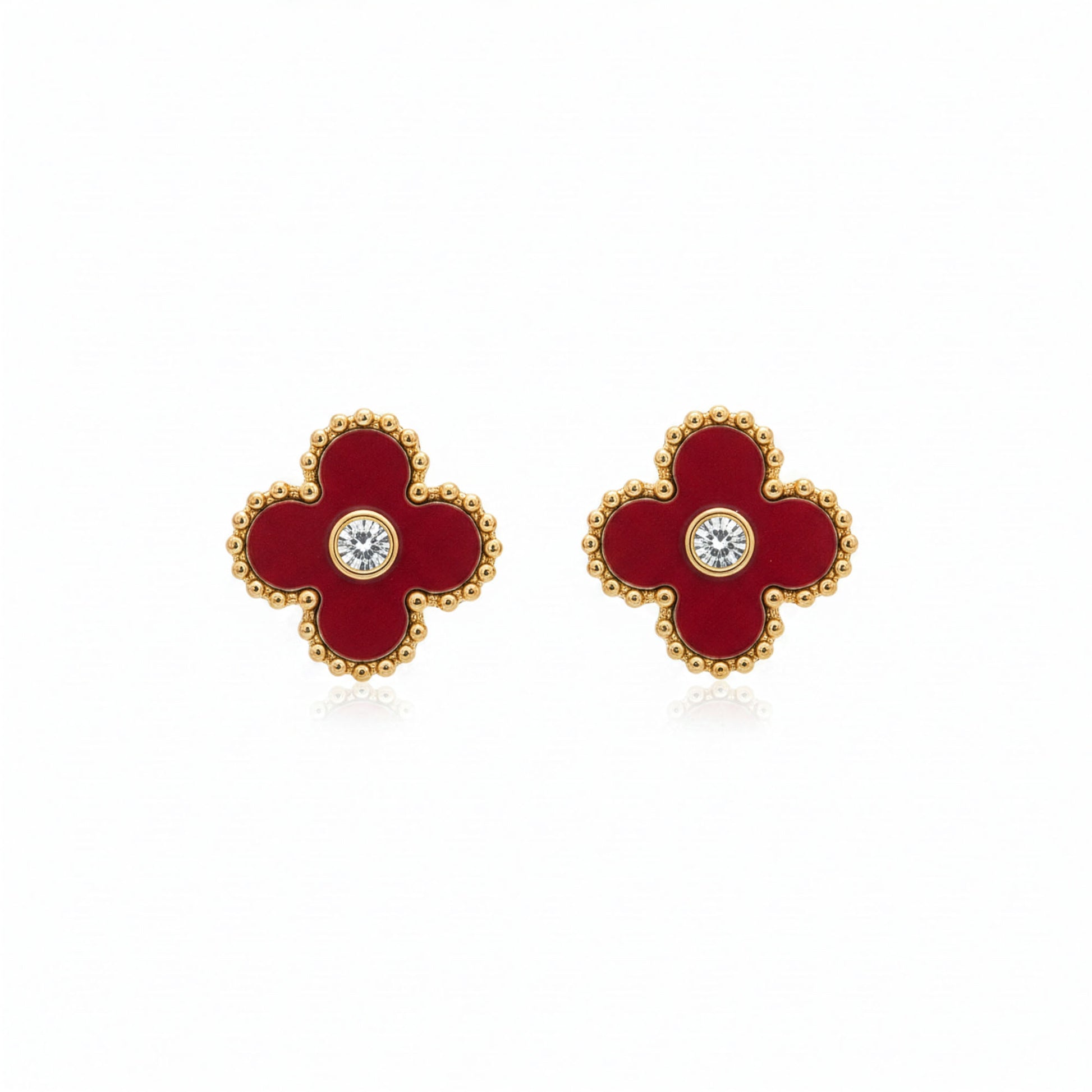 Boucles Trèfle Lumière Vermeil paire espacée fond blanc cristal serti bezet doré — Beauty Store Maroc